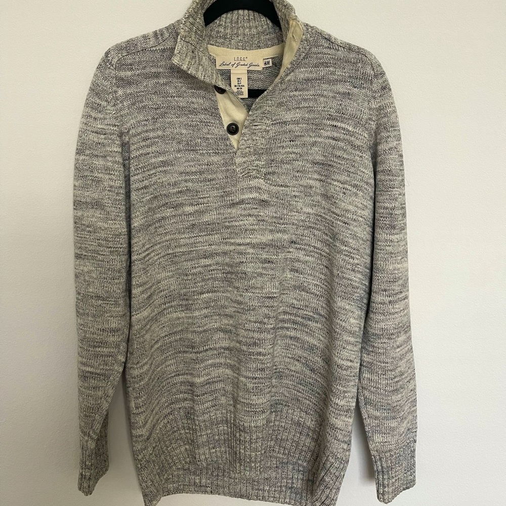 Men’s collared sweater